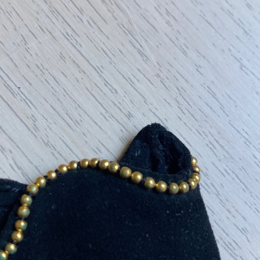 Vintage 6 1/4 Elegant Black Gloves with Gold Bead Trim, women’s suede leather - Picture 2 of 5